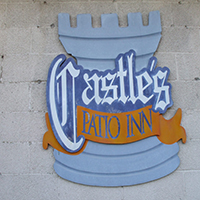 Castle’s Patio Inn