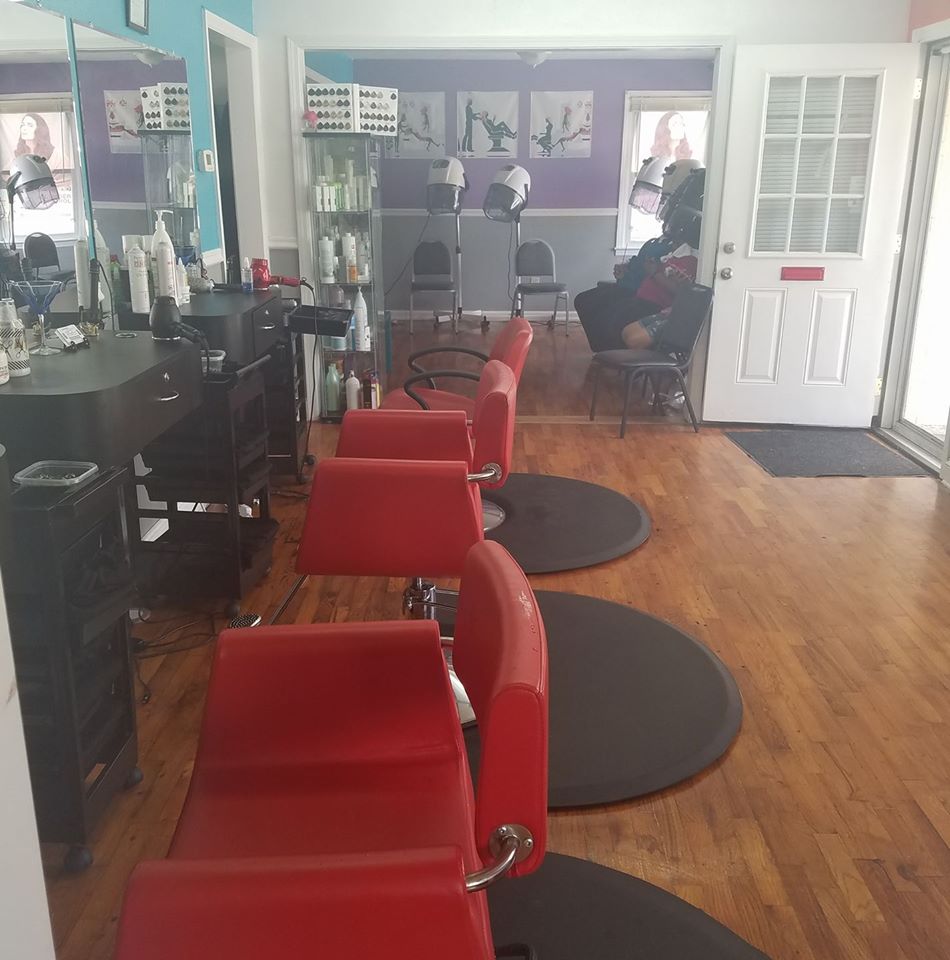 Lourdes-Dominican Salon-La Reina Del Blower