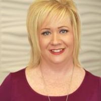 Cindy H. at Salon Lofts Stoneridge