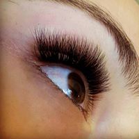 Amanda Leunig – Eyelash Extensions