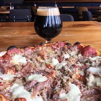 Backyard Pizza and Raw Bar