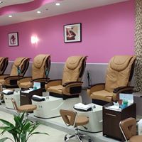 Tran nail salon