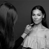 Stephanie J – Makeup Artist
