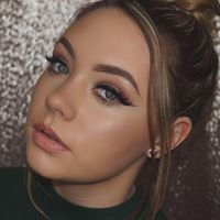 Makeup by Hollie Roberts