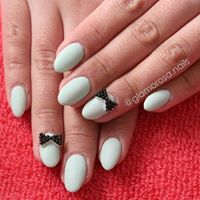 Glamorosa Nails