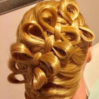 Diana Shurafa Hair Stylist