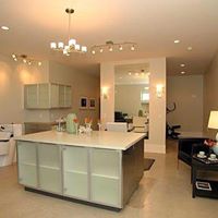 aPriA Salon