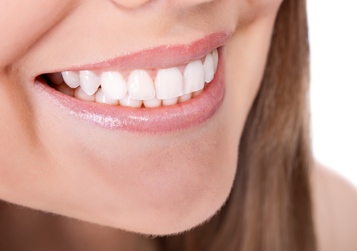 Dentist in Central HK provides guidance on which cosmetic dentistry services will enhance your smile